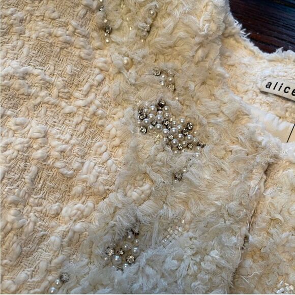 Alice + Olivia Nilla Cream Embellished Tweed Fringe Beaded Trim Boxy Cut Jacket - Picture 8 of 14